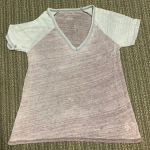Gently worn comfy American Eagle V-neck